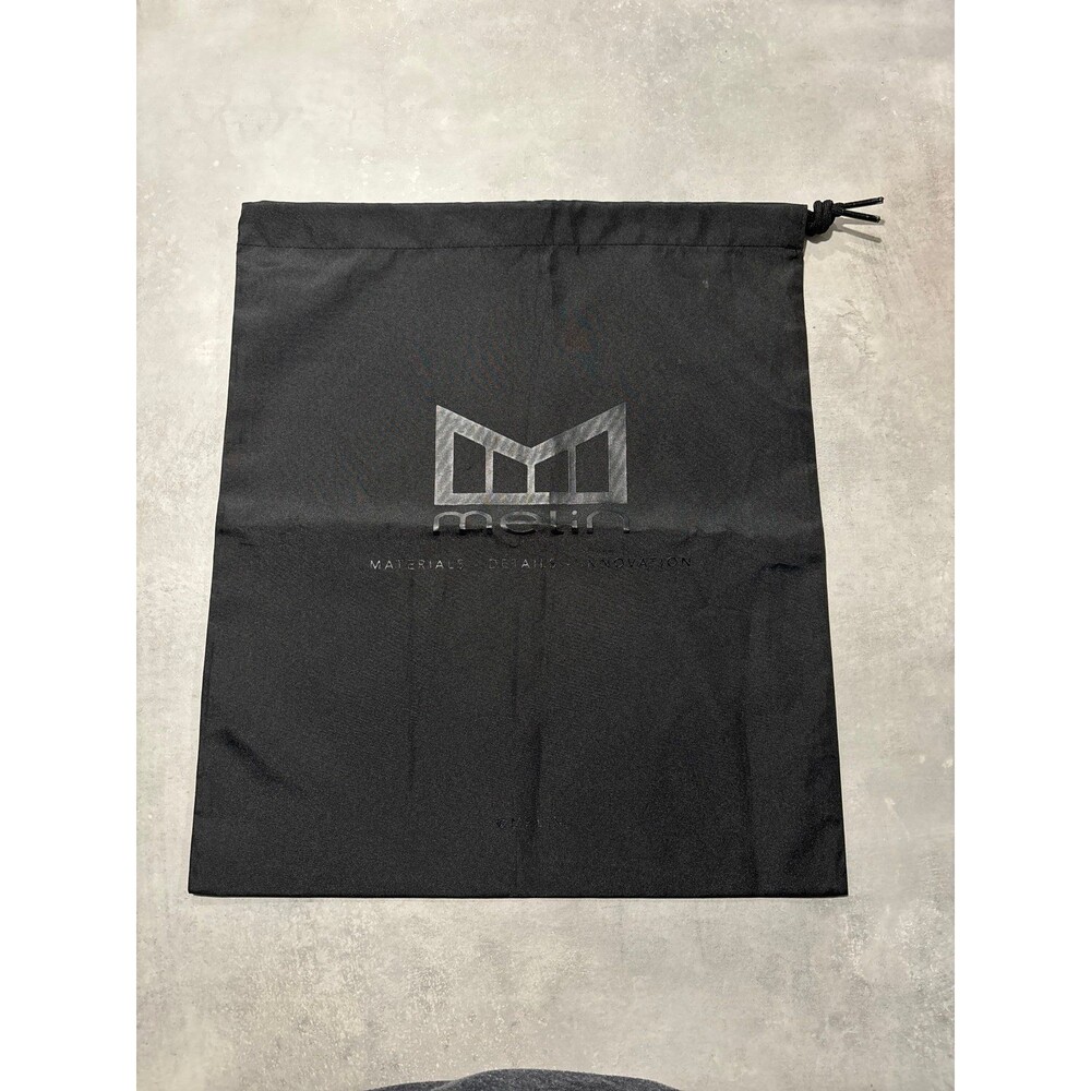 MELIN Hat Bag with Drawstring Black on Black
